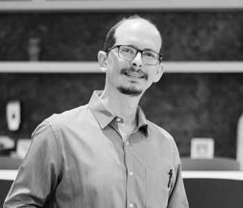 Consultor y director de finanzas.